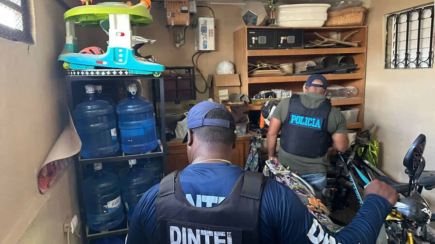 Autoridades decomisan drogas y máquinas tragamonedas en operativos en La Romana