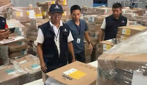 Fiscalía de Perú interviene almacén de actas de las presidenciales