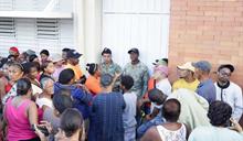 Residentes denuncian retrasos e irregularidades en entrega de ayudas en Nuevo Amanecer