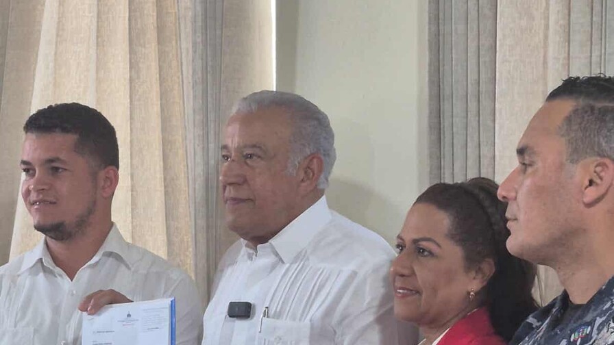 Destinan RD$141 millones para la construcción de dos cementerios y un parque en Sánchez Ramírez