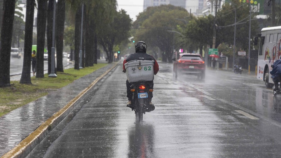 Vaguada se aleja, pero dejará lluvias en varias provincias este domingo