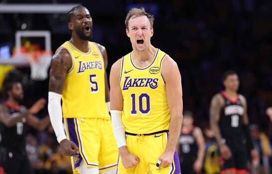 LeBron y los Lakers vencen a los Rockets en su debut en los playoffs de la NBA