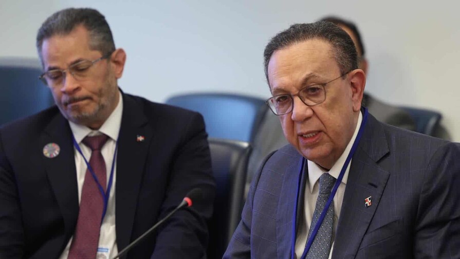 Valdez Albizu destaca indicadores económicos de RD en reuniones con el FMI y el Banco Mundial