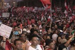 Al menos 3,000 peruanos protestan en medio de cuestionamientos a elecciones presidenciales