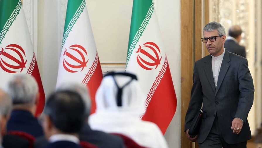 Irán dice que ha acordado con Omán una nueva ruta de navegación en Ormuz