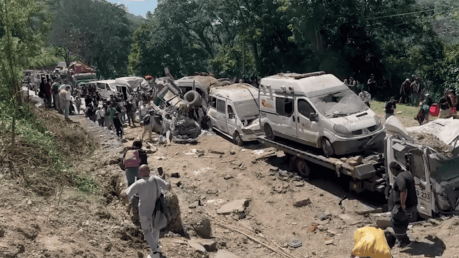Ascienden a 19 los civiles muertos por ataque con bomba en la Vía Panamericana en Colombia