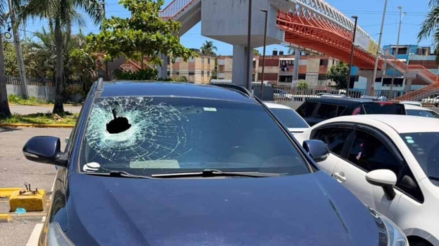 Adulta mayor resulta herida tras ataque con piedra en puente de la avenida 25 de Febrero