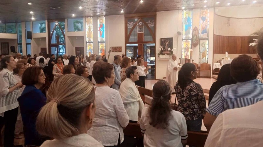 Realizan última misa memorial en homenaje al comunicador Carlos Batista Matos