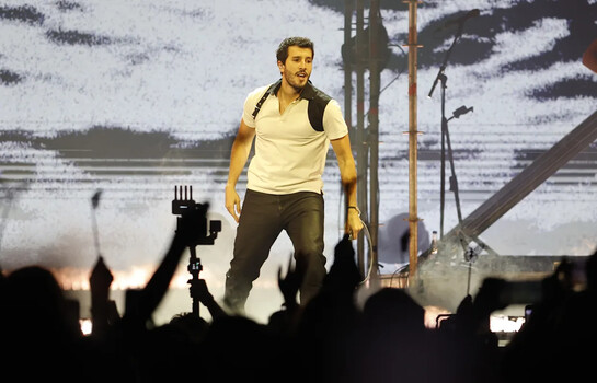 Sebastián Yatra deleita a Bogotá con la melodía de su tour Entre tanta gente