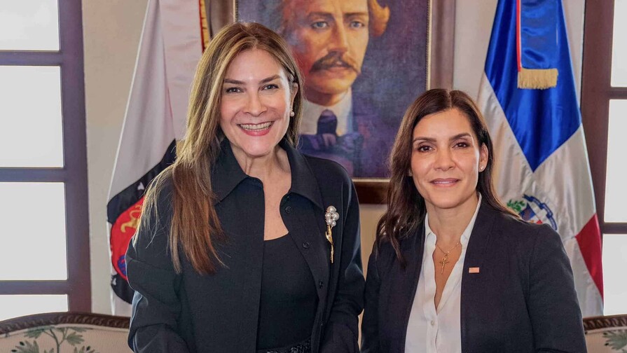 La alcaldesa Carolina Mejía y la embajadora de Estados Unidos discuten iniciativas de desarrollo