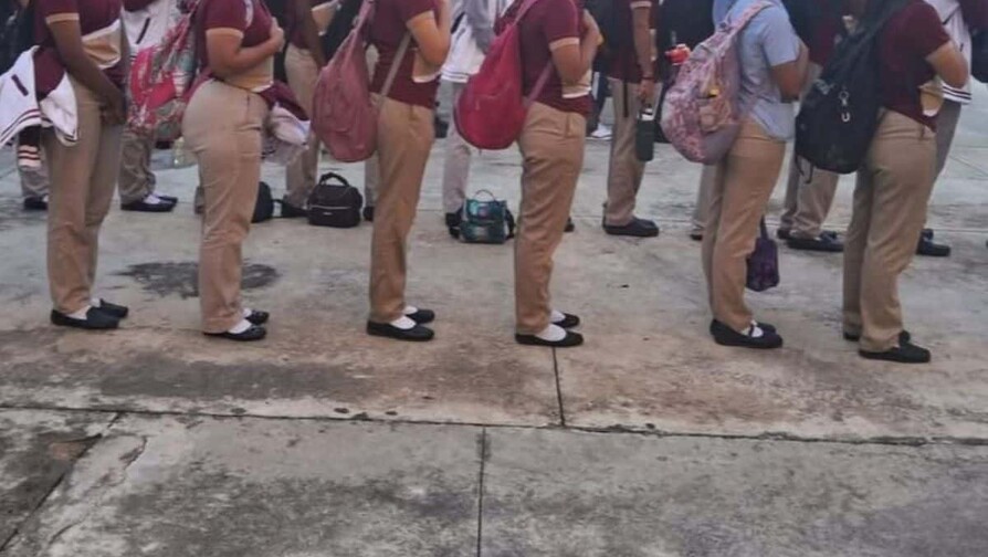 Arrestan a profesor acusado de agresión sexual contra alumna menor de edad