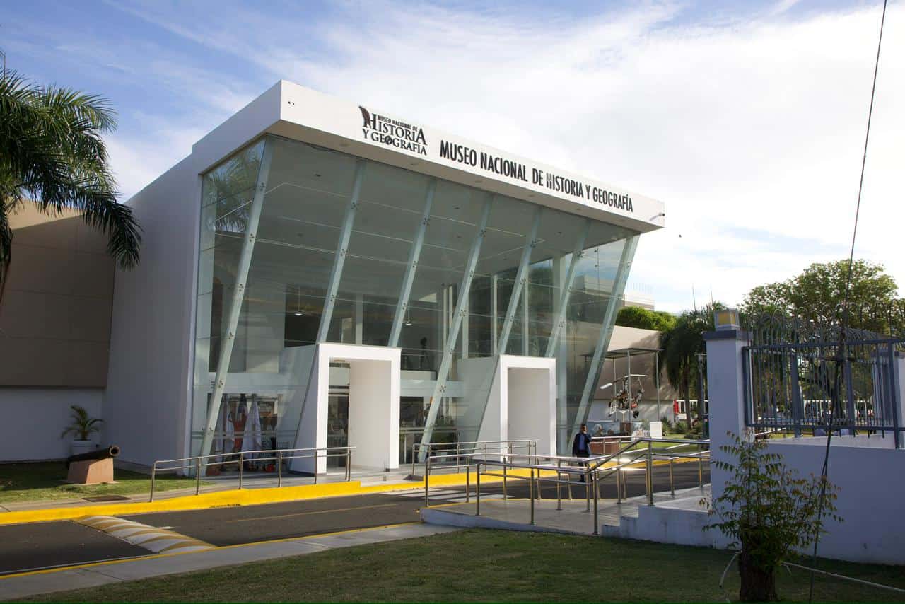 Fachada del Museo de Historia y Geografía ubicado en la Plaza de la Cultura en Santo Domingo.&nbsp;