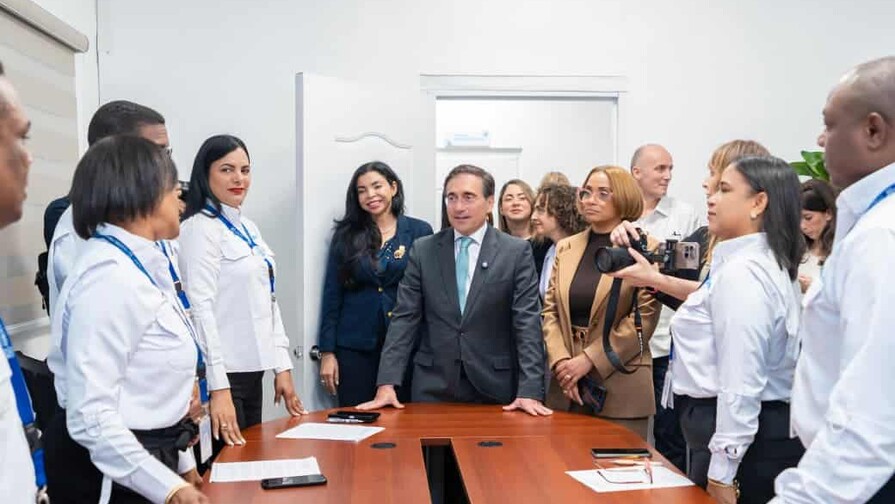 Canciller de España visita Relevic y reafirma cooperación con el Ministerio Público