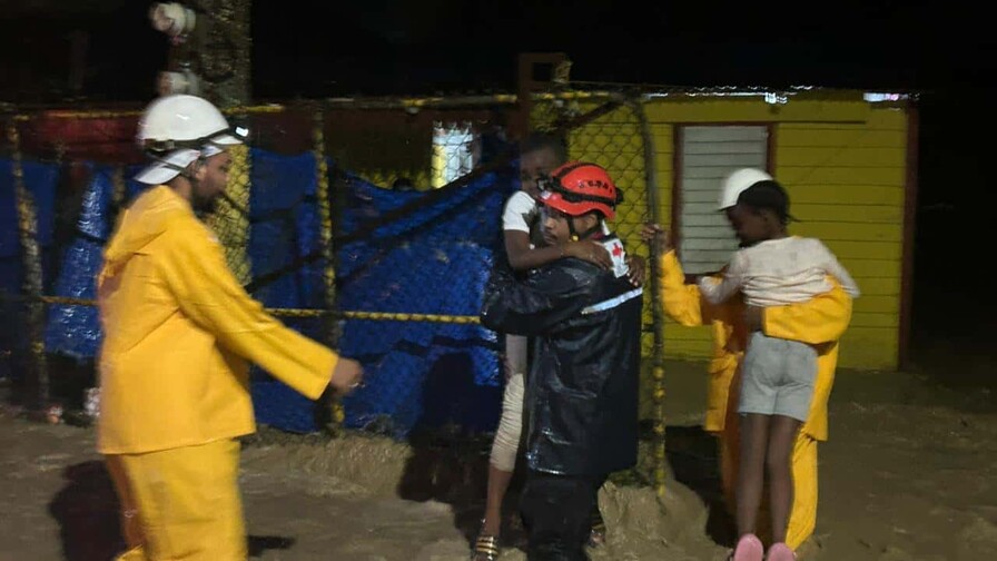 Cruz Roja Dominicana despliega equipos de asistencia ante inundaciones en la zona norte