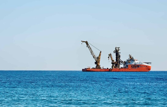 El petróleo alcanza su nivel más alto desde el 2022, por la guerra