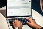 Psiquiatra alerta sobre personas que sustituyen terapia y decisiones por consejos de ChatGPT Psiquiatra alerta sobre personas que sustituyen terapia y decisiones por consejos de ChatGPT