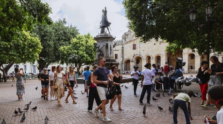 Banco Central proyecta que el turismo apunta a generar más de US$12,500 millones en 2026