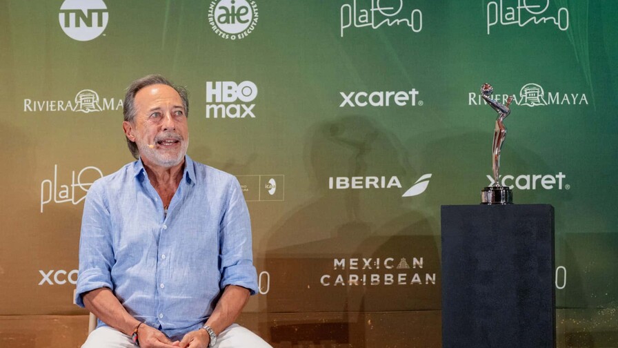 Guillermo Francella agradece el galardón de Honor de Premios Platino Xcaret 2026
