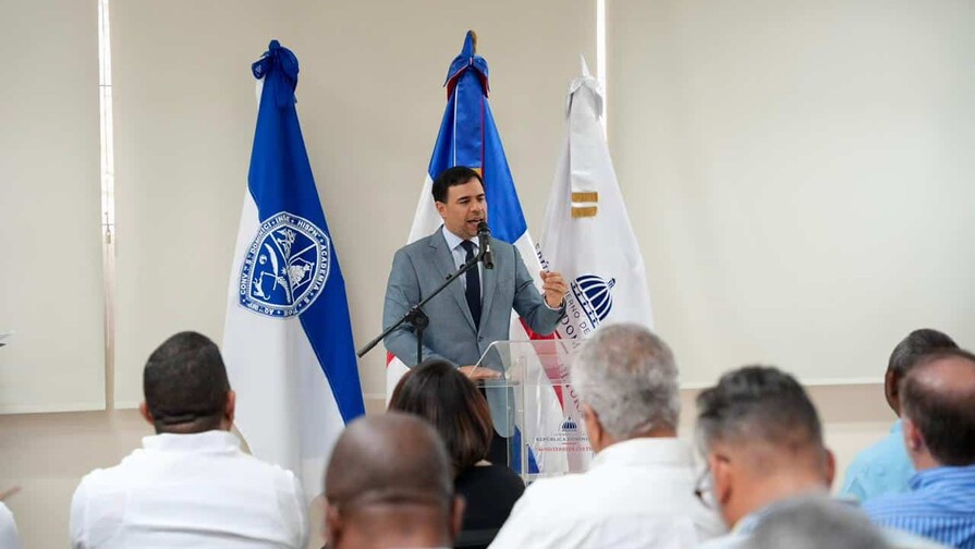Roberto Ángel Salcedo anuncia celebración del Primer Festival Cultural de la Región Enriquillo