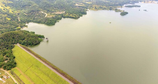 El ciclo de las algas en la presa de Hatillo podría concluir