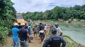 Autoridades intervienen mientras sacaban arena con pala mecánica en el río Haina