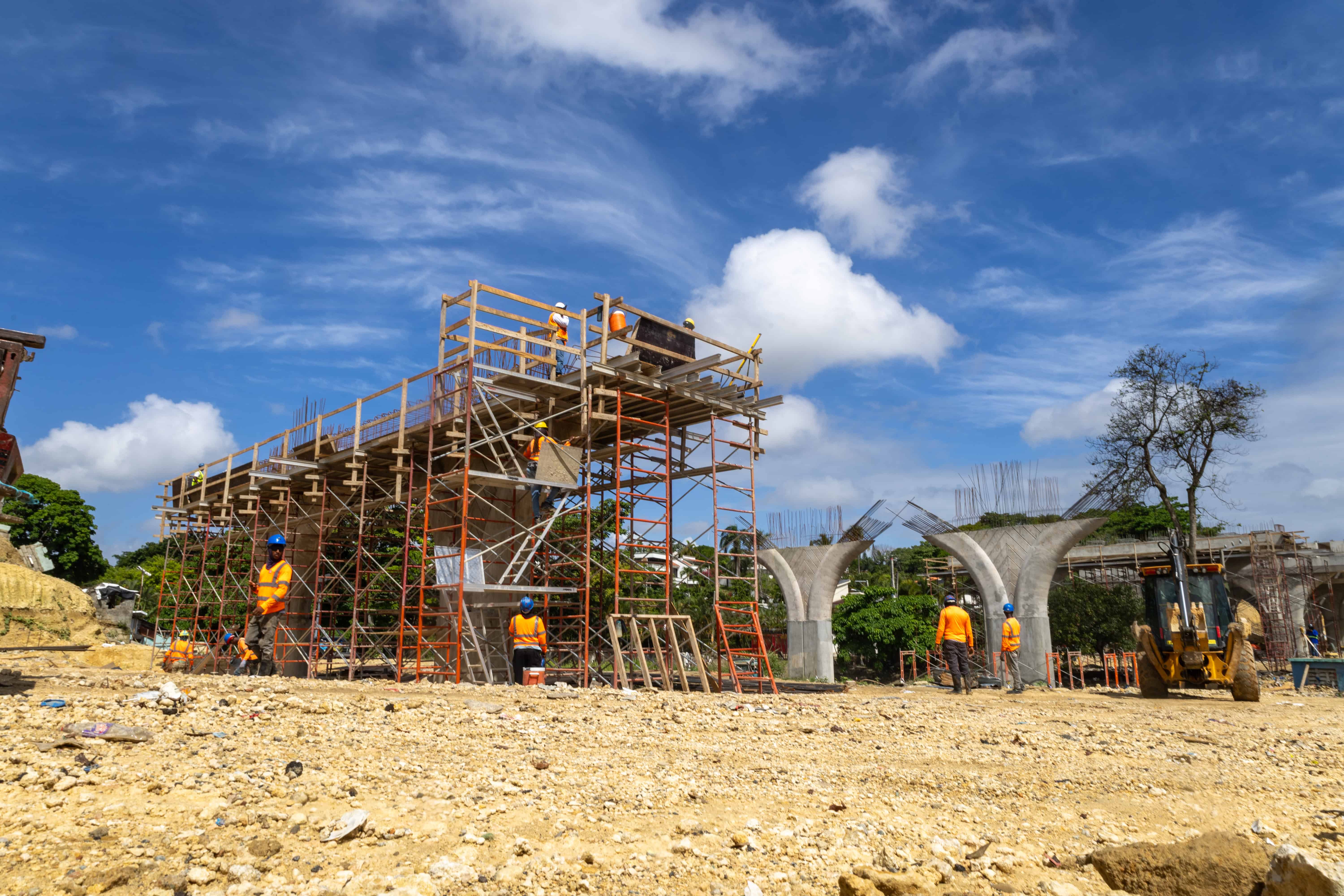 Parte del puente que conectará con el túnel. 