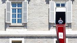 El Vaticano confirma la excomunión de seis obispos tradicionalistas