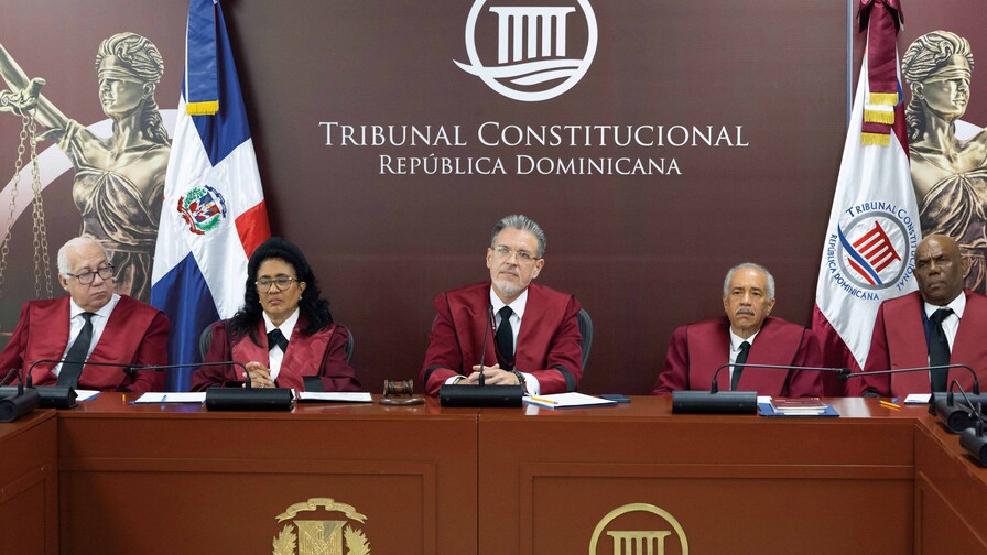 Tribunales ordenan pagar millones a diplomáticos destituidos en 2020