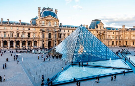 El robo del museo del Louvre en París será llevado a la pantalla