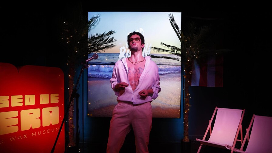 Bad Bunny ya se exhibe en el Museo de Cera de Madrid con escenografía caribeña Bad Bunny ya se exhibe en el Museo de Cera de Madrid con escenografía caribeña