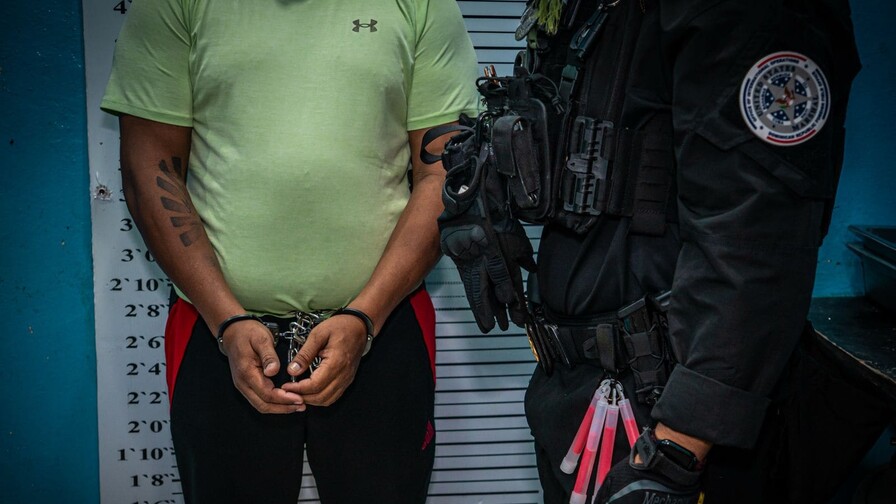 Dominicano acusado de narcotráfico es enviado en extradición a Puerto Rico