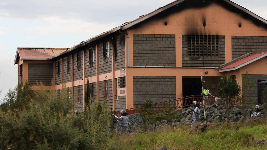 Ocho estudiantes detenidas por incendio voluntario que mató a 16 niñas en un internado de Kenia