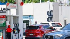 Los precios del petróleo caen ante la esperanza de una reapertura de Ormuz