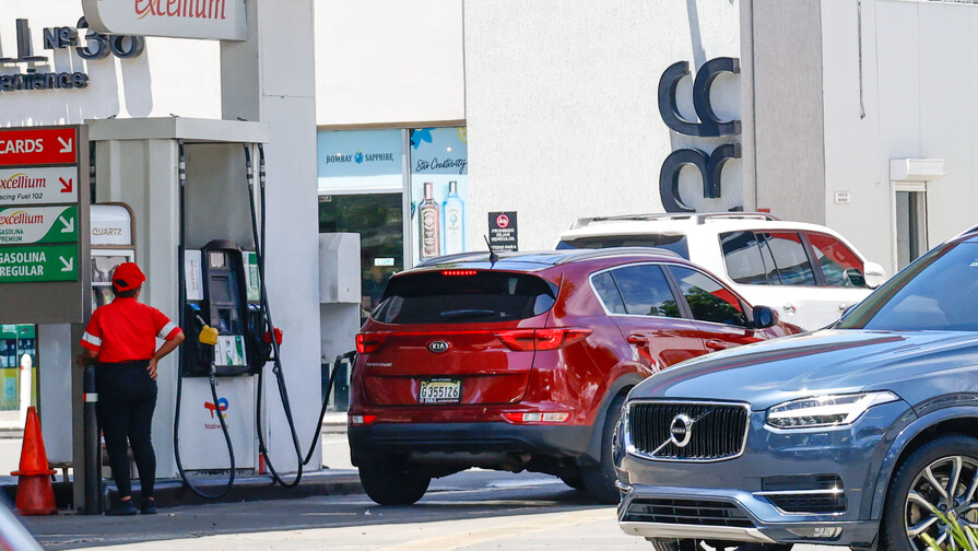 El Gobierno congela el precio de los principales combustibles El Gobierno congela el precio de los principales combustibles