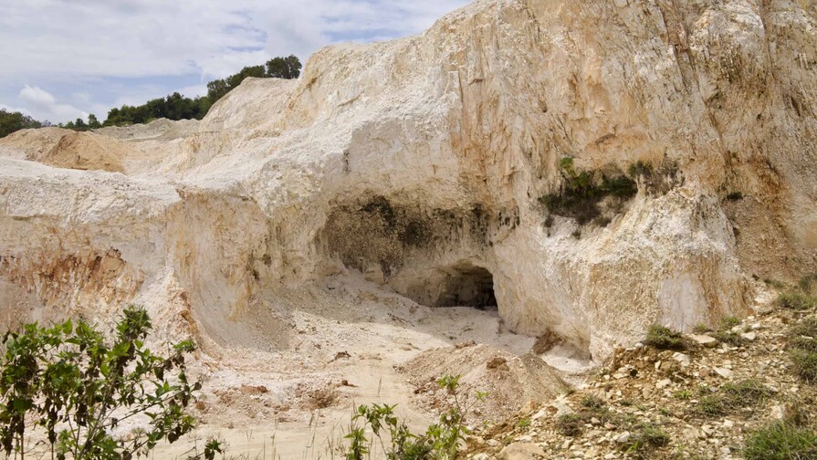 Nueva denuncia reaviva conflicto por las Cuevas del Pomier