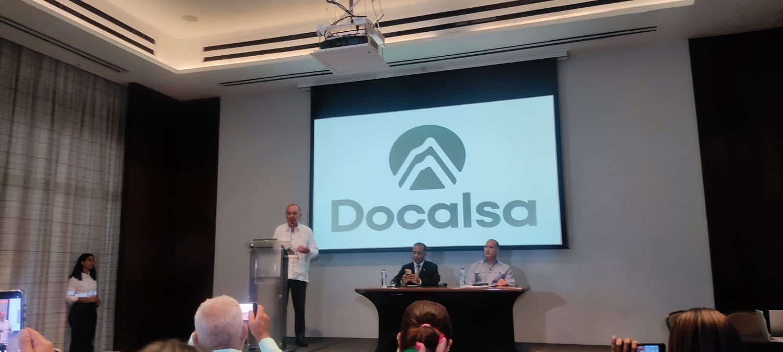 Ejecutivos de Docalsa durante rueda de prensa. 