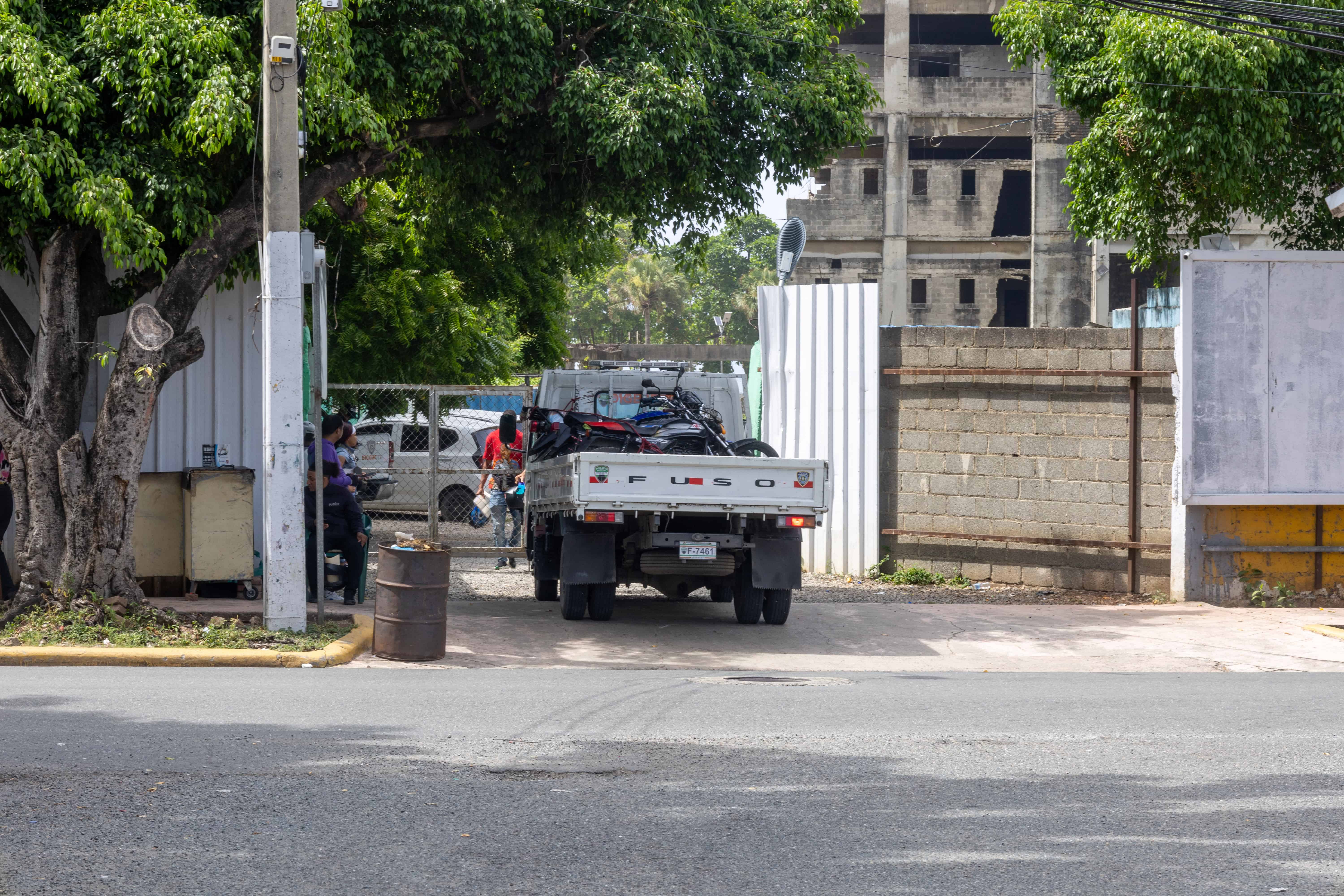 Entrada del centro de retención de la Independencia casi esquina Máximo Gómez.