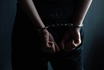 Imponen 20 años de prisión a un hombre que se asoció con otros dos para violar a una adolescente