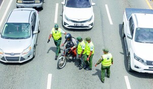 Las quejas y evasión caracterizan los operativos contra los motoristas