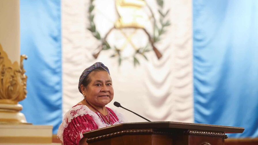 Guatemala dedicará feria del libro a la Premio Nobel de la Paz Rigoberta Menchú