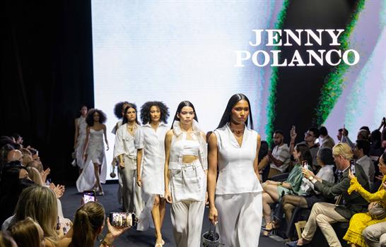 Jenny Polanco celebra el Caribe con La conocí bailando en Casa de Campo Fashion Week