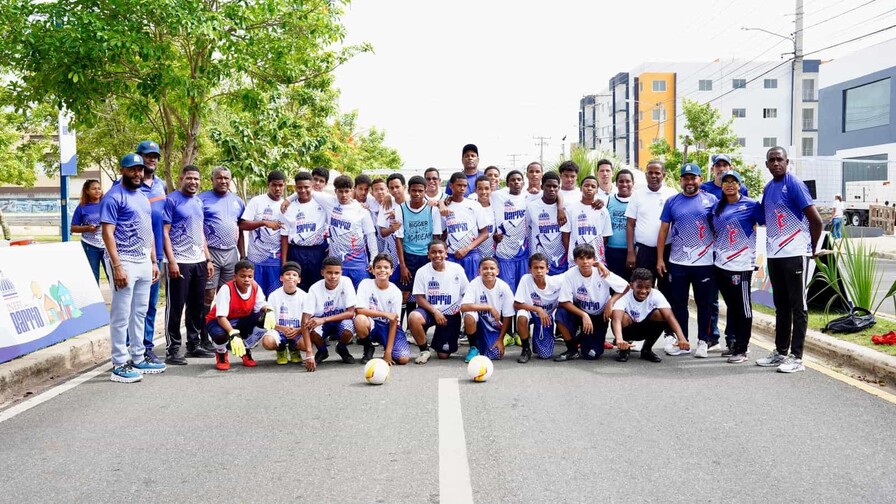 Inefi impacta Ciudad Juan Bosch; lleva deporte, salud y recreación a los estudiantes