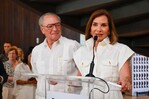 La exposición “El mar como territorio” reúne a más de 40 artistas en el Centro Cultural Rainieri La exposición “El mar como territorio” reúne a más de 40 artistas en el Centro Cultural Rainieri