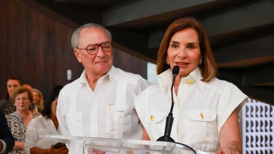 La exposición “El mar como territorio” reúne a más de 40 artistas en el Centro Cultural Rainieri