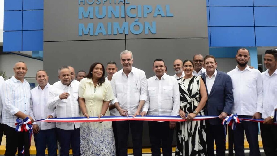 Gobierno entrega dos centros de salud en Maimón, Monseñor Nouel