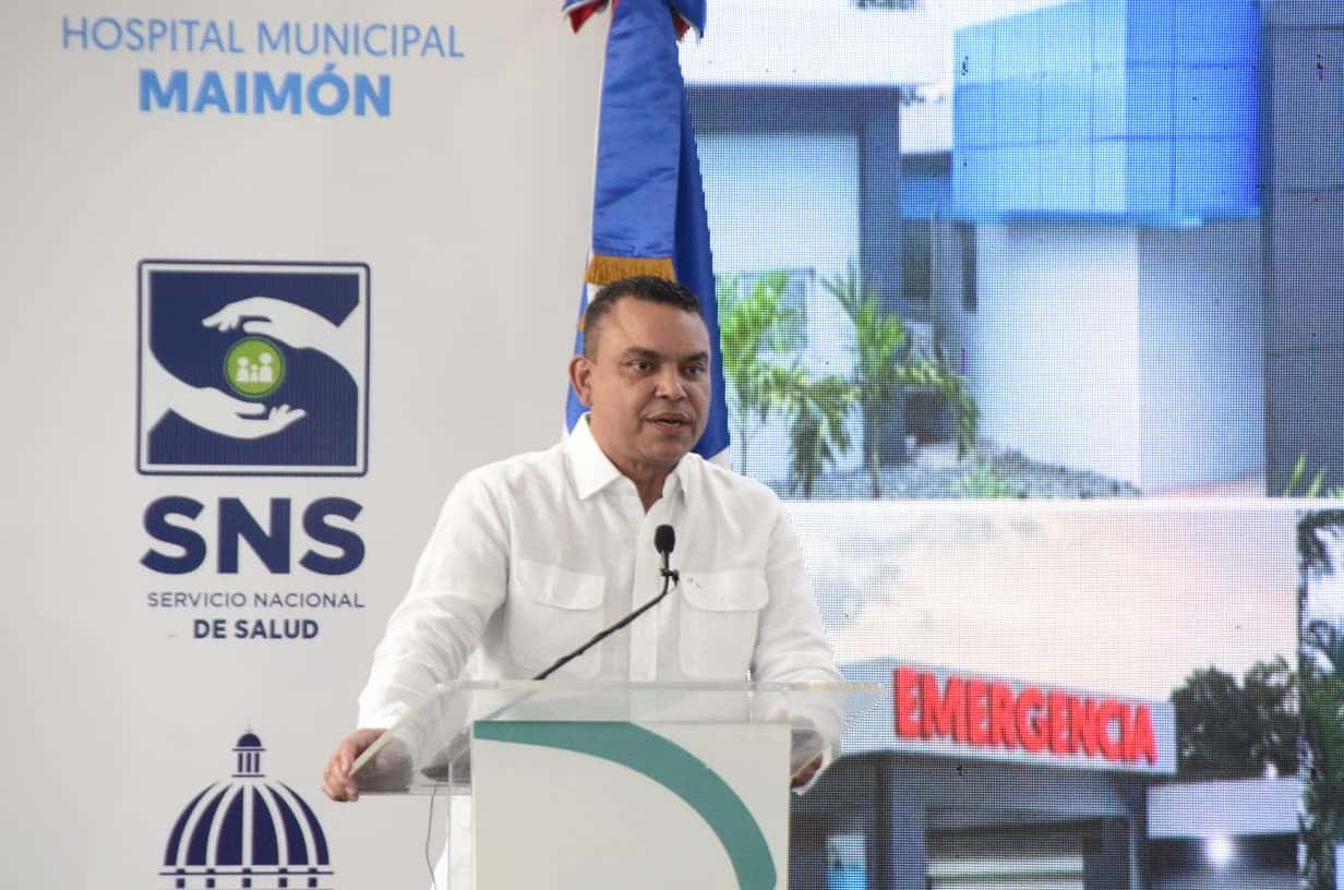 El director del Servicio Nacional de Salud (SNS), Julio César Landrón.