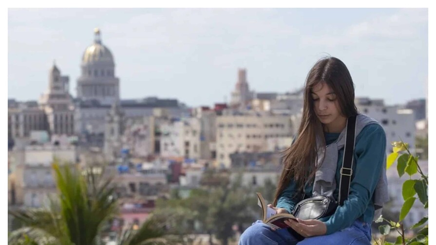 Cómo leen los jóvenes españoles: en papel, pero los libros que ven en redes