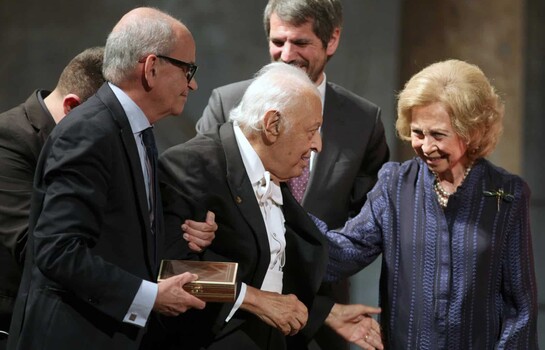 La reina Sofía entrega a Zubin Mehta la Medalla de Honor del Festival de Granada