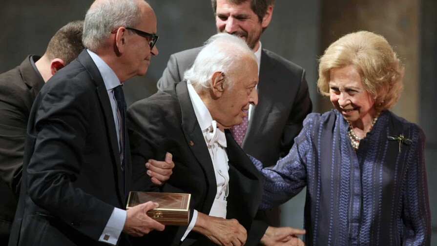 La reina Sofía entrega a Zubin Mehta la Medalla de Honor del Festival de Granada