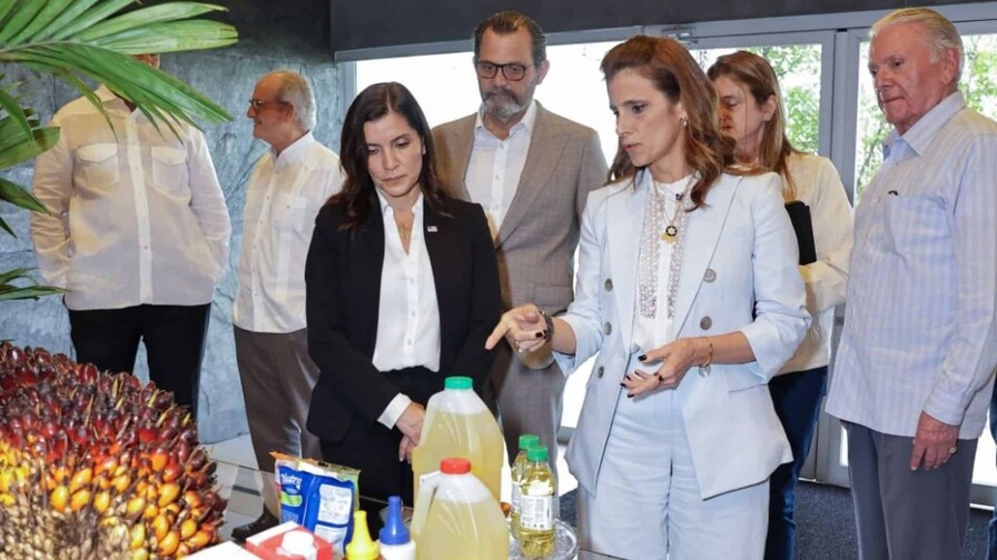 Grupo SID recibe a la embajadora de Estados Unidos Leah Campos
